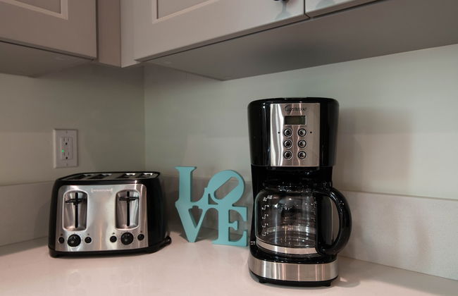 Epic House Near Griffith Observatory - Photo 15