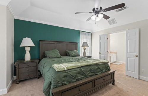 Spacious 5-bedroom villa in welcoming Burleson with WiFi, AC - Foto 7