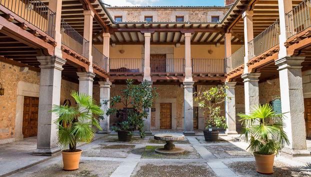 Recorreremos la destilería DYC