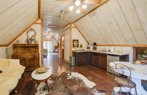 Chic Tree House Studio about 24 Mi to Bandera! - Foto 6