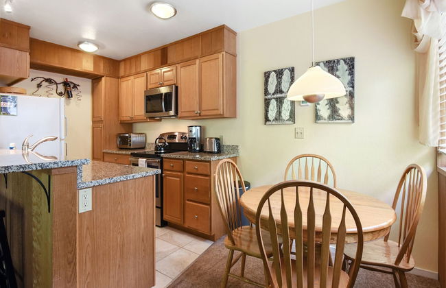 Enjoy Forest Views Retreat at Kingswood Village! - Photo 26