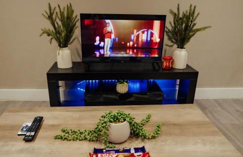 Modern Flat l Molineux 5 Min l Smart TV l WiFi l Free Parking - Foto 1