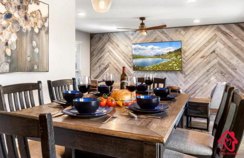 The Plaza - An Irvie Home w Summer Pool - Photo 6