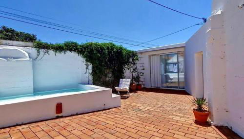 Casa Típica com Pátio e Tanque - Foto 5