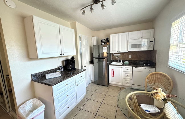 Tropical Villas of Venice Beach - Foto 31