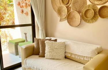 Apto Beira Mar Térreo com área gourmet Praia de Muro Alto - Foto 2