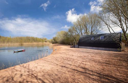 Stonelake Lodges - Birch Bank lakeside lodge with hot tub - Foto 9
