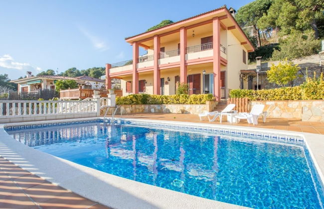 Vila Maer in Blanes With 5 Bedrooms and 2 Bathrooms - Photo 23