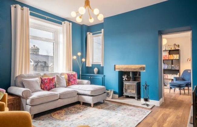 Host Stay Corner Cottage - Photo 4