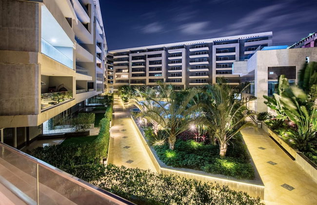 Xuru Stays I Waterfront Designer 2BR - 5 min to Airport - Foto 37