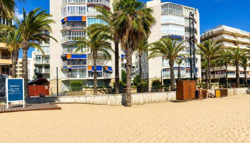 Beachfront Salou apartment with sea view - Foto 3