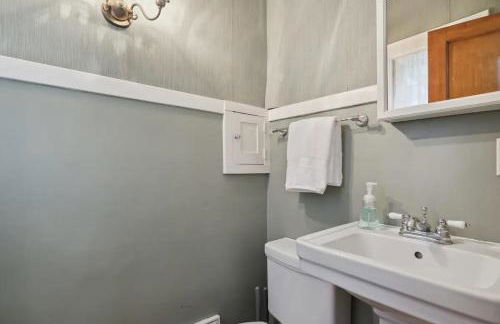 Walk to Notre Dame Harter Heights Hideaway - Foto 20