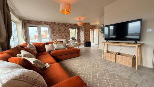Luxury 2bed Sleeps 4 Flat Nr White Rose w Free Parking, Desks and Fast WiFi - Foto 1