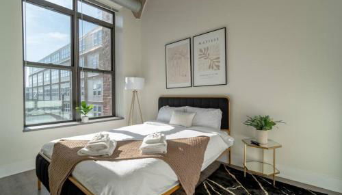 McCormick Place Amazing 2BR Suite with City View and Optional Parking for up to 8 guests Near Soldier Field and Lakefront Trail - Foto 4