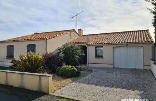 Le Donjon charmant gîte avec jardin et terrasse proche du Puy duFou - Photo 50
