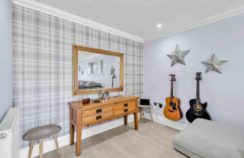 Sea Downs House with Free Parking By My Getaways - Foto 21