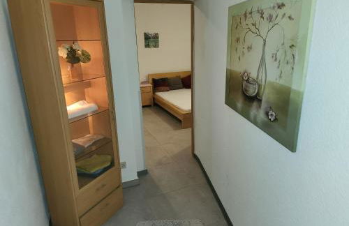 Halle, TOP -PREISE, große 79 qm SD FeWo, EG, wahlweise mit 1- 3 DZ, inklusiv TV Lounge, Küche, Bad WC Einfach und gut, Langzeitmieter VB Preise - Foto 28