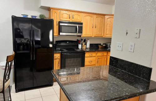 Peaceful 2bed,1bath condo with free parking all yours to enjoy - Photo 11