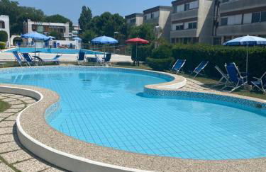 Spacious apartment in Isola Verde for 5 people Ca' Zadra - Foto 3