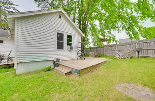 Steps to Lake Cedarville Cabin 12 with Shared Perks - Foto 19