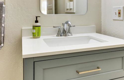 Clear Lake Living! Pet-Friendly Gem with Fenced Yard - Foto 18