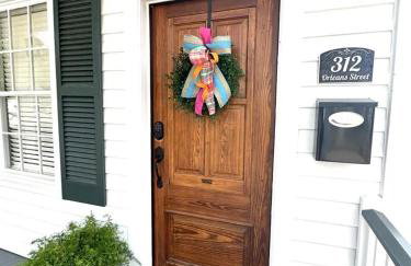 Creole Cottage - 2 Bed, 1 Bath, Pet Friendly with Fee, Walk to Downtown, Grill, Washer & Dryer - Foto 1