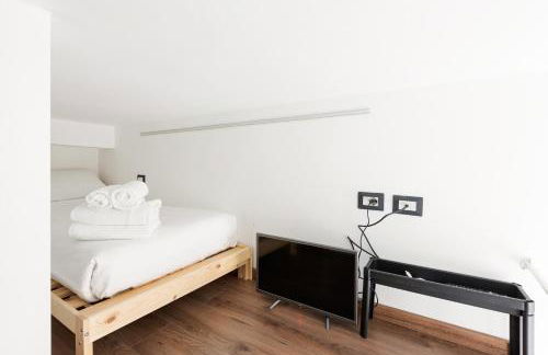 GuestHost - Studio APT with WIFI & AC- Milano Calvairate - Foto 8