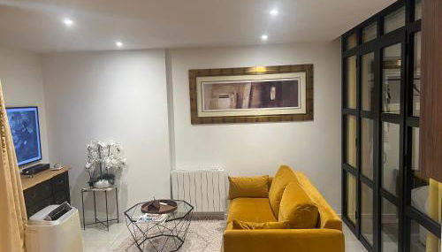 Deux. Pièces face à la scène. - Foto 3