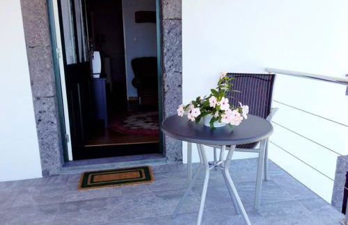 House with sea view in Santo Amaro, 212 sq m, terrace - Photo 25