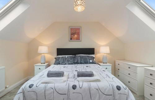 Maynor - Large Luxury House, Log Burner, Central Location - Photo 39