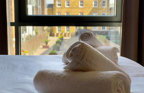 Axiom Park Hotel - Photo 68