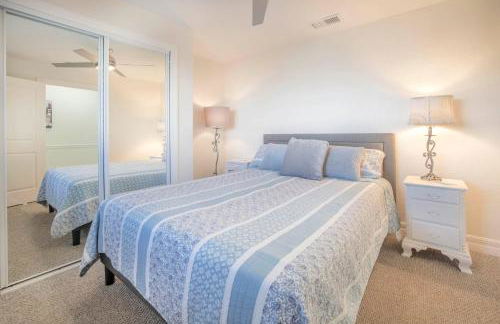 Village Breeze - Heated Pool, Private Patio, Village and Beach! - Foto 6