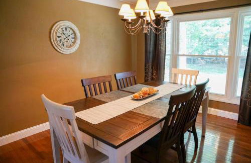 4BR/2.5BA Home boasting 2400sqft and Eat-in KTN - Foto 17
