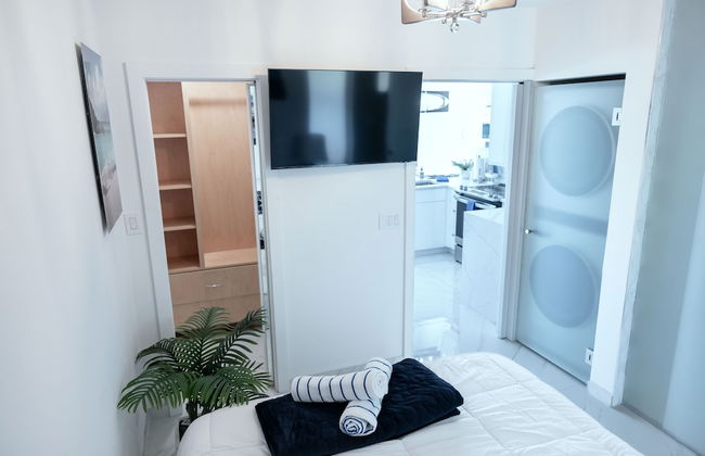 Dolphin Suites - Photo 3