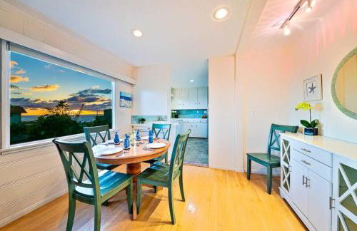 Ocean Views Walk to the Beach with King Suite - Foto 10