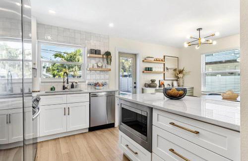 Madeira Beach House Fall Special! Private Heated Pool & Steps to Beach! - Photo 8