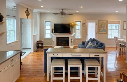 Charming Spring Lake Retreat, 1 Mi to Beach! - Foto 5