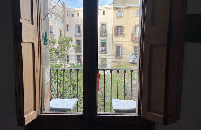 Lovely 2-bed Apartment in Barcelonas Best Location - Photo 23