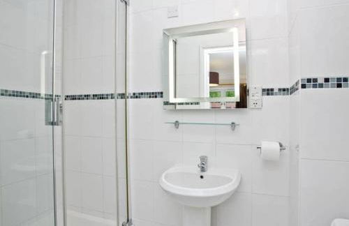 New Farm Cottage, hot tub, 3 bed, sleeps 6, private garden, entire home - Photo 36