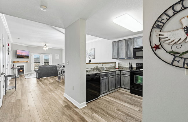 Eagles Landing 1BR Heaven - Photo 17