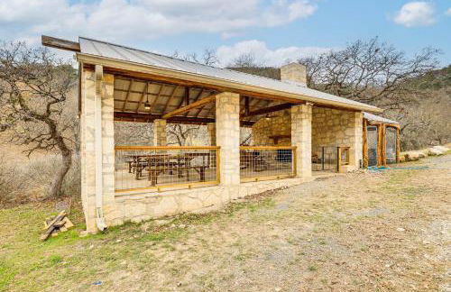 Fire Pit, Views Peaceful Texas Hill Country Cabin - Foto 21