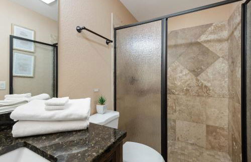 Waterfront House on Lake LBJ Cove and Concierge Services - Foto 43