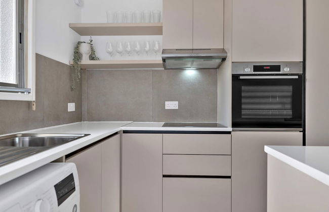 Phaedrus Living: Romanou Modern City Center Flat - Foto 10