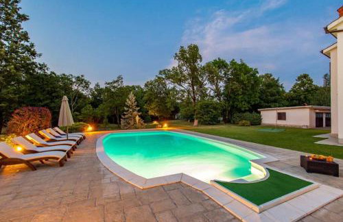 Holiday house with swimming pool - Photo 21