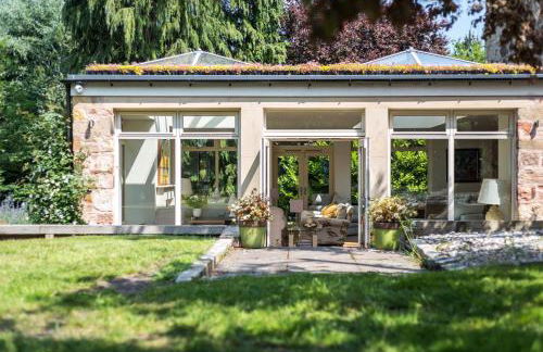 The Old Millhouse - Luxury Retreat with Sauna, Cold Plunge, Yoga & Swim SPA - Photo 40