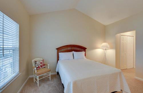 Central and Spacious Townhome in Greensboro! - Foto 14