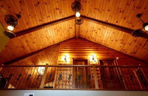 Hidden Hillside Retreat - A Secluded Modern Cabin - Foto 32