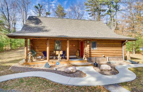 Merrillan Cabin with Fire Pit Less Than 1 Mi to Lake Arbutus - Foto 1