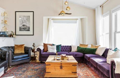 Bombastic Home - Steps to Beach - GameRm - Hot Tub - Pet Friendly - Foto 6