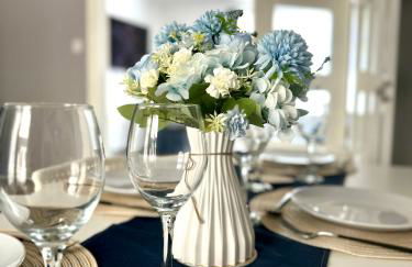 Stunning Open Plan 3 Bed House - Driveway & Garden - Foto 3